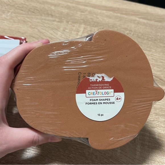 Fall Thanksgiving Bundle NEW balloons, activity kit, foam acorns - Picture 4 of 4